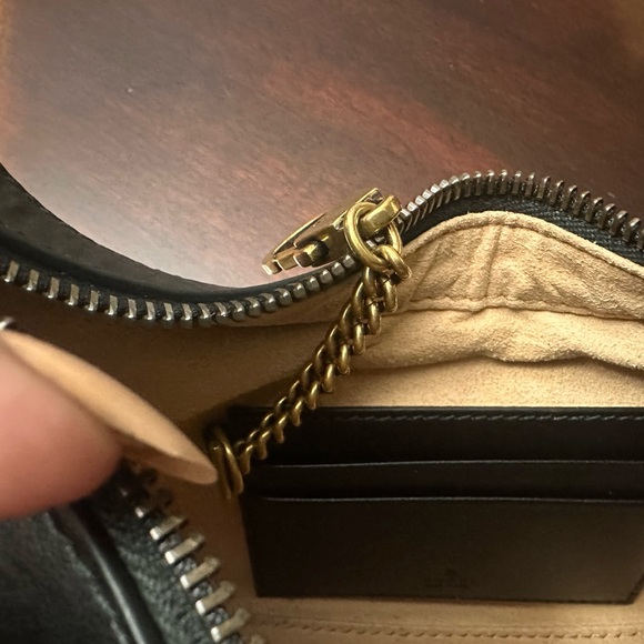 GUCCI Calfskin Matelasse Chevron Mini 
GG Marmont Half Moon Hobo Black - Picture 2 of 7